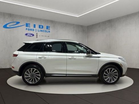 Used 2023 Lincoln Corsair Reserve image 6