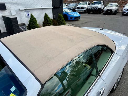 Used 2011 Chrysler 200 Limited FWD image 22
