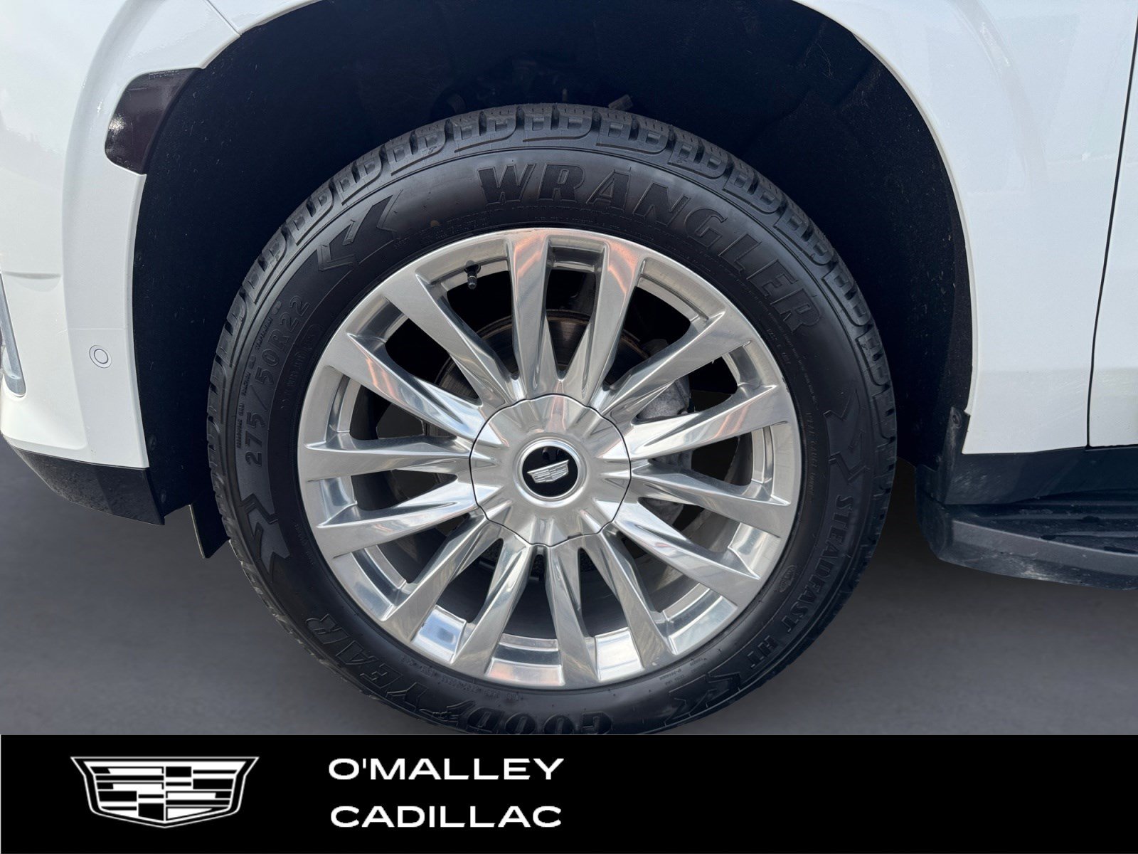 Used 2023 Cadillac Escalade ESV Premium Luxury AWD/4WD image 9