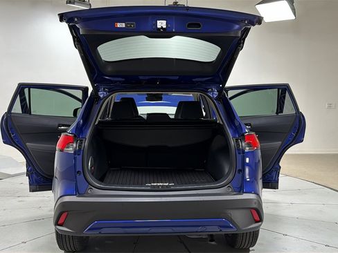 Certified 2025 Toyota Corolla Cross XLE image 16