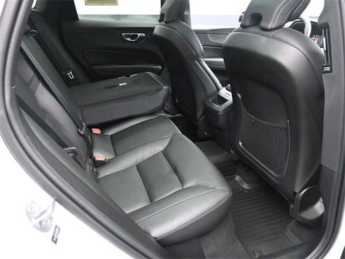 Certified 2024 Volvo XC60 B5 Core image 26