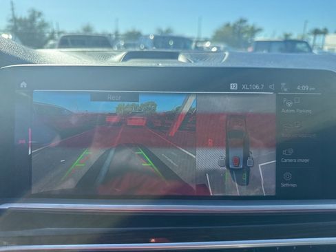 Used 2019 BMW X7 xDrive50i w/ Premium Package image 16