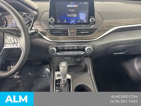 Used 2025 Nissan Altima 2.5 SV FWD image 32