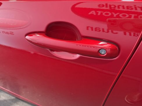 Used 2025 Toyota Prius Plug-In Hybrid image 12