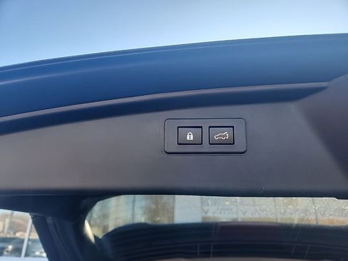 Used 2023 Subaru Outback Limited image 7