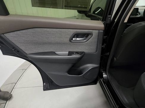 Used 2023 Nissan Rogue SV FWD image 24