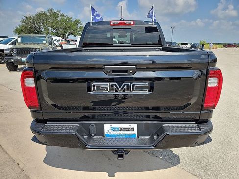 Used 2026 GMC Canyon Denali w/ LPO, Black Badging Package AWD/4WD image 6
