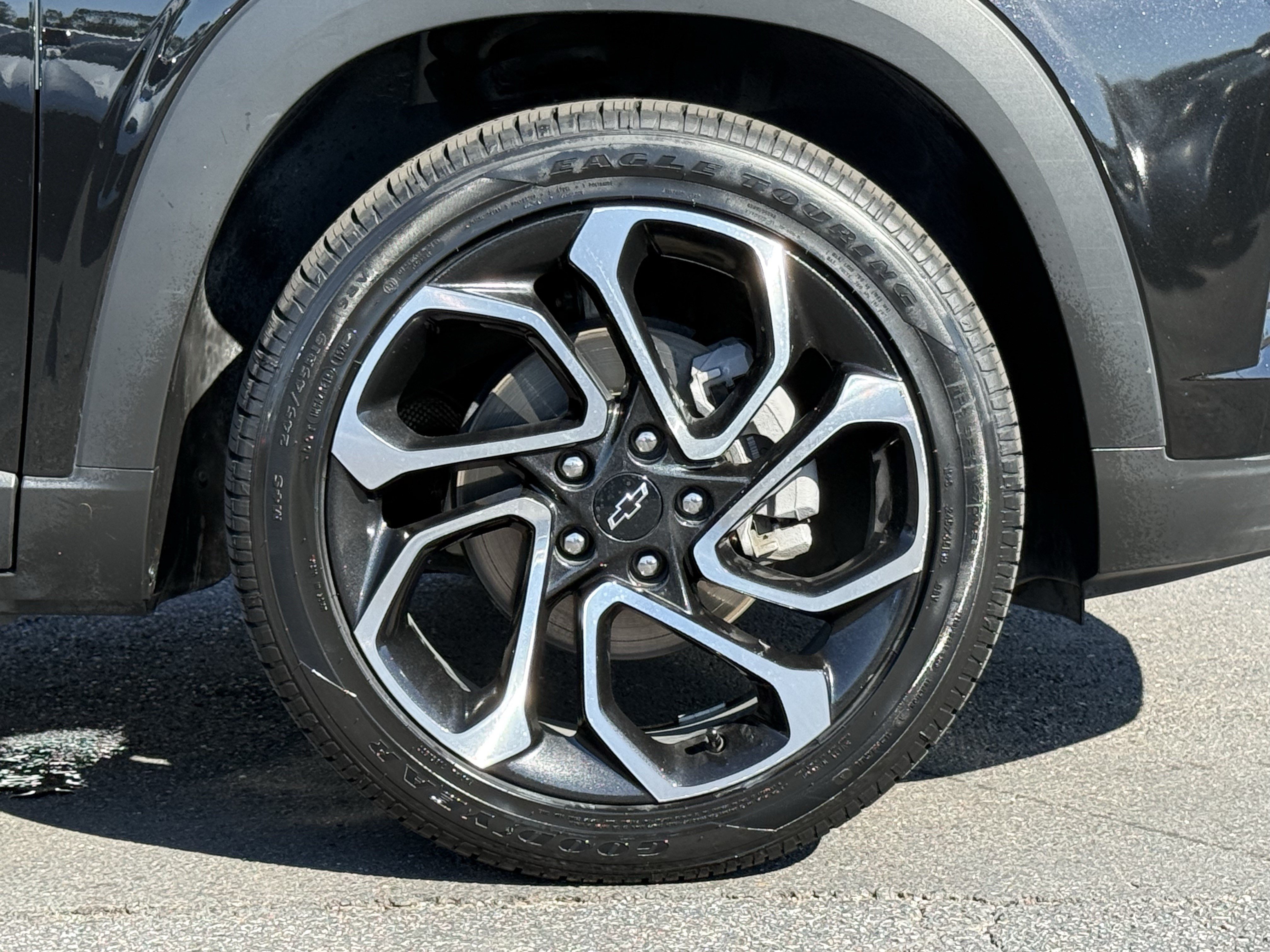 Used 2024 Chevrolet Trax RS FWD image 13