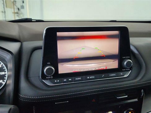 Certified 2022 Nissan Rogue SV image 44