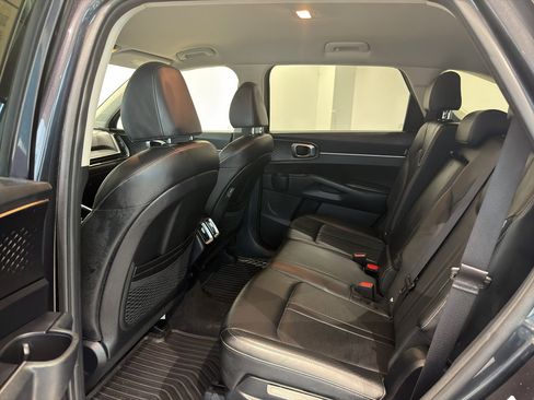 Certified 2025 Kia Sorento S FWD image 19