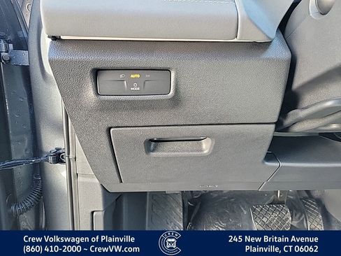 New 2026 Volkswagen Tiguan SE image 38