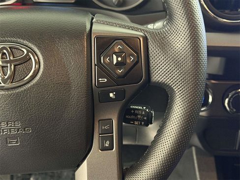 Used 2023 Toyota Tacoma TRD Sport image 19
