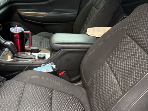 Used 2017 GMC Acadia SLE FWD image 3