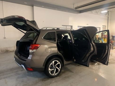 Used 2017 Subaru Forester 2.5i Premium w/ All-Weather Package image 35