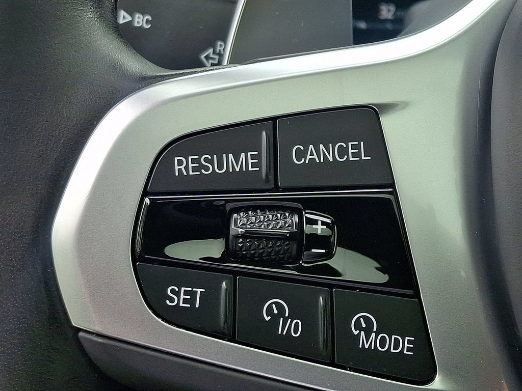 Used 2024 BMW X5 xDrive40i w/ M Sport Package AWD/4WD image 23