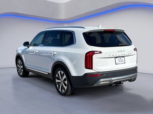 Used 2022 Kia Telluride EX w/ EX Premium Package FWD image 3