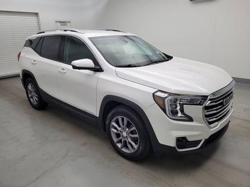 Used 2023 GMC Terrain SLT w/ Tech Package FWD image 11