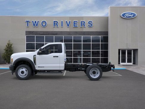 New 2025 Ford F550 4x4 Regular Cab Super Duty image 3