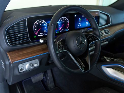 Used 2025 Mercedes-Benz GLE 350 4MATIC image 16