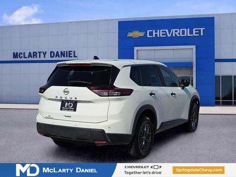 Used 2024 Nissan Rogue S FWD image 5