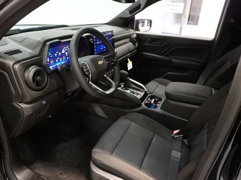 New 2026 Chevrolet Colorado W/T image 9