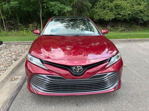 Used 2018 Toyota Camry XLE w/ Audio Package FWD image 2