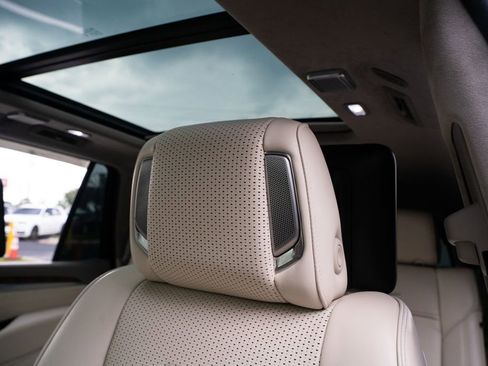 Used 2025 Cadillac Escalade Sport Platinum AWD/4WD image 34