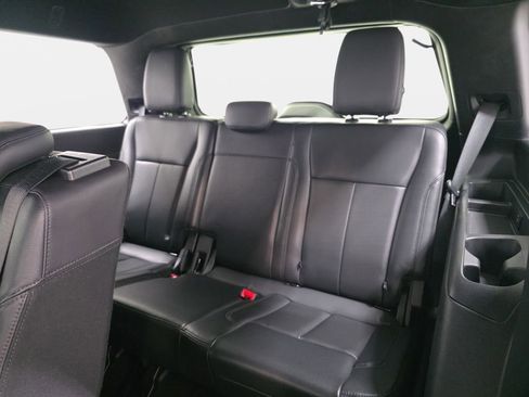 Used 2019 Ford Expedition XLT w/ Equipment Group 202A AWD/4WD image 36