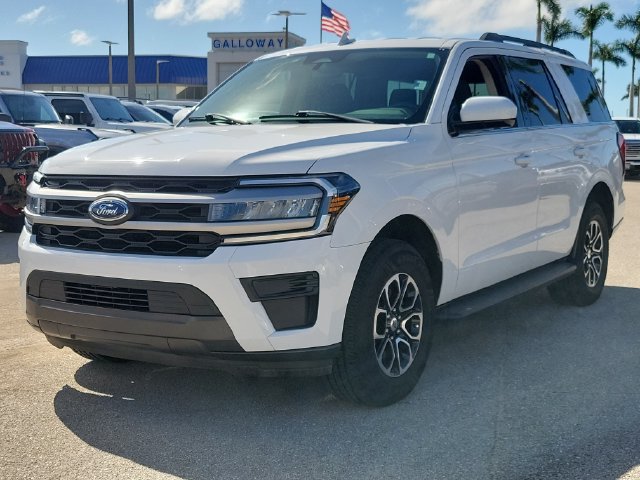 Certified 2022 Ford Expedition XLT RWD image 3