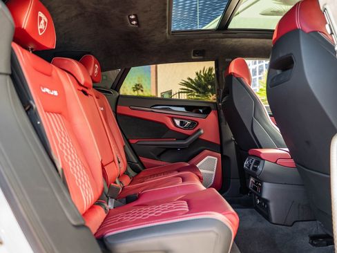 Used 2024 Lamborghini Urus S image 36