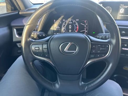 Used 2022 Lexus UX 200 FWD image 34
