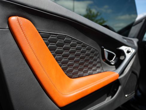 Used 2019 Lamborghini Huracan LP 580-2 RWD image 12