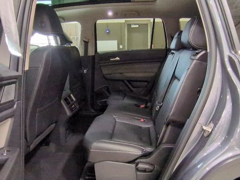 Used 2023 Volkswagen Atlas SE image 16