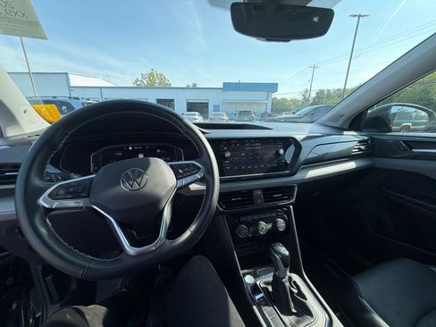 Used 2023 Volkswagen Taos SEL AWD/4WD image 19
