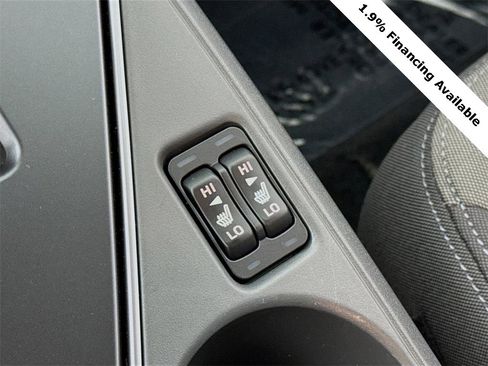 Used 2025 Subaru Crosstrek 2.0i Premium image 19