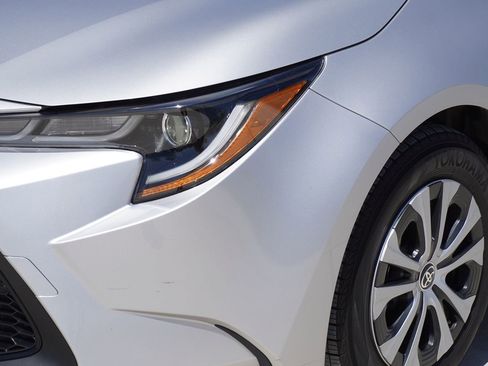 Used 2020 Toyota Corolla LE w/ Carpet Mat Package (TMS) image 2