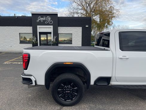 Used 2024 GMC Sierra 2500 AT4 w/ AT4 Premium Plus Package image 4