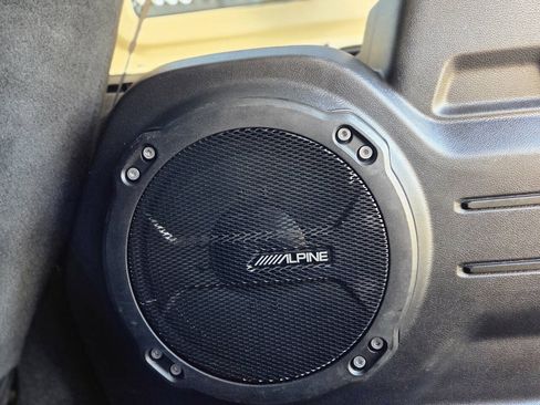 Used 2018 Jeep Wrangler Unlimited Sahara AWD/4WD image 16
