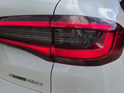 Used 2019 BMW X5 xDrive40i w/ Premium Package 2 AWD/4WD image 9
