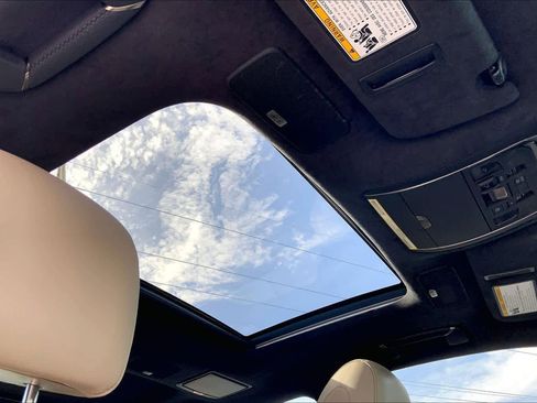 Used 2024 Lexus LS 500 w/ Interior Upgrade Package image 14