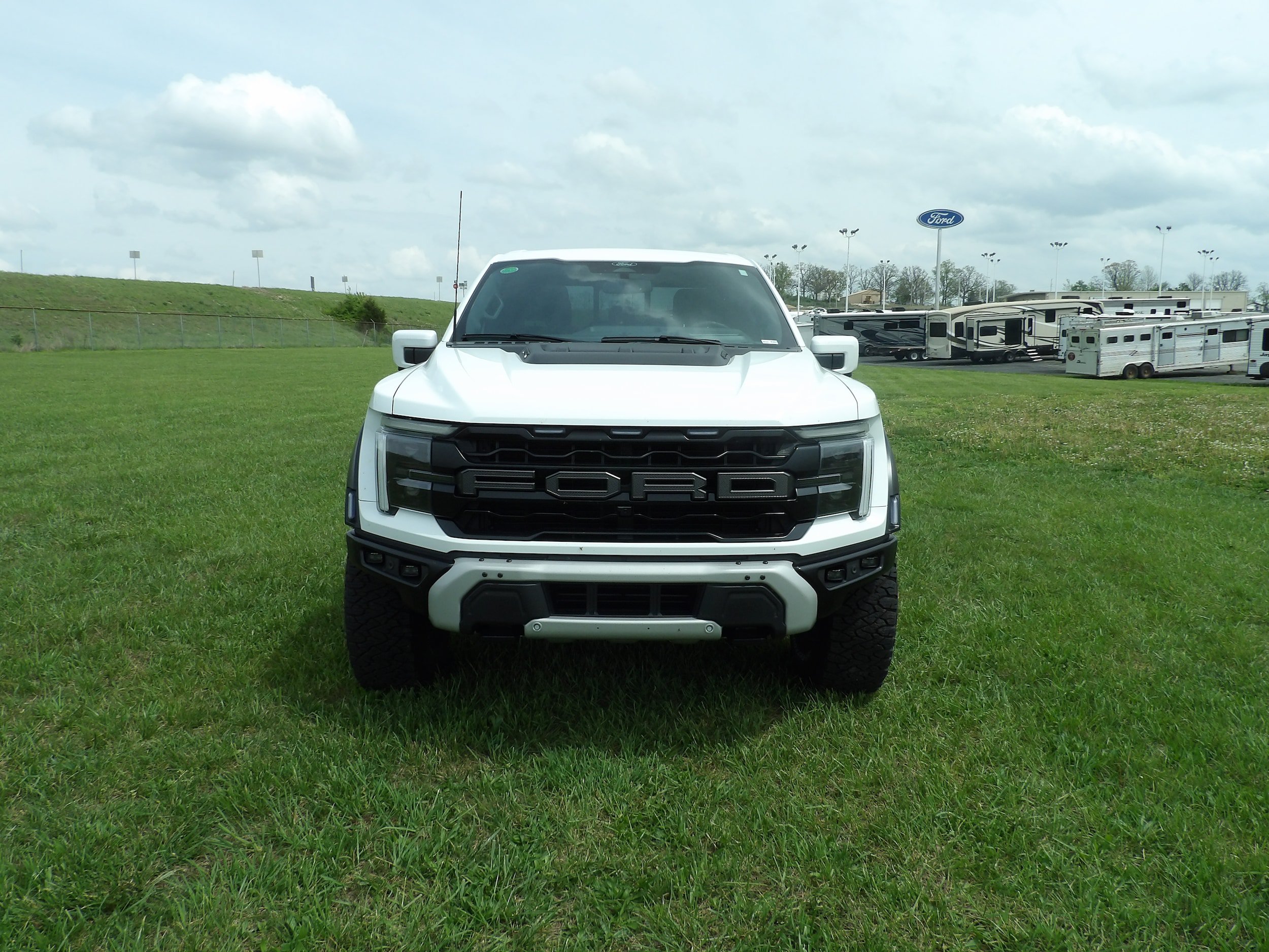 Used 2025 Ford F150 Raptor AWD/4WD image 3