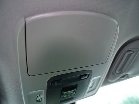 Used 2024 Toyota Camry SE image 40