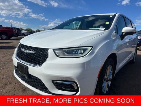 Used 2023 Chrysler Pacifica Touring-L AWD/4WD image 1