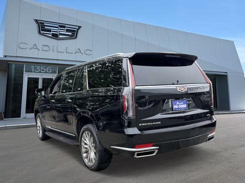 Used 2022 Cadillac Escalade ESV Premium Luxury AWD/4WD image 4