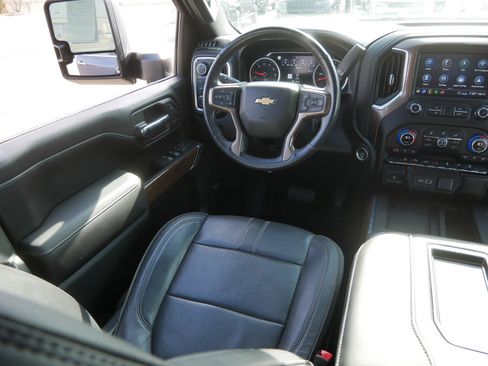 Used 2020 Chevrolet Silverado 3500 High Country w/ Z71 Off-Road Package image 9