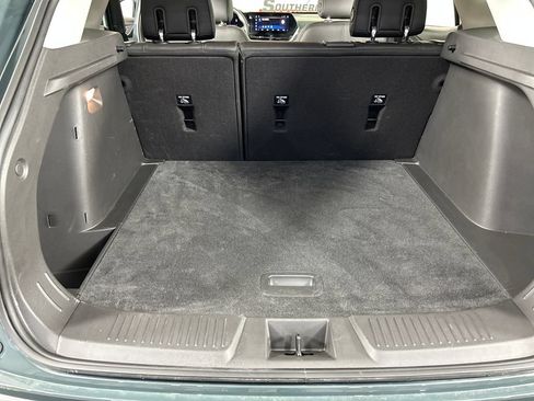 Used 2025 Chevrolet Trax LT FWD image 19