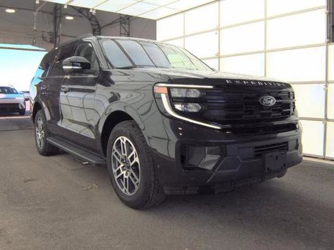 Used 2025 Ford Expedition Active AWD/4WD image 1