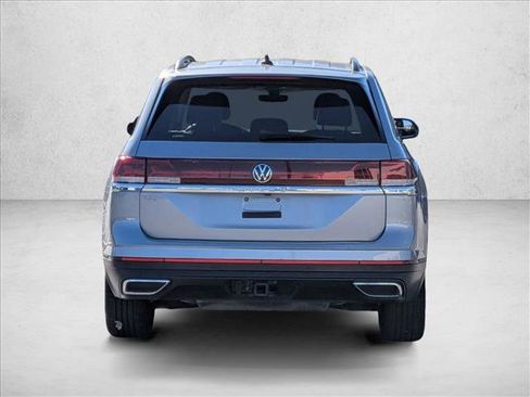 Used 2024 Volkswagen Atlas SE image 7