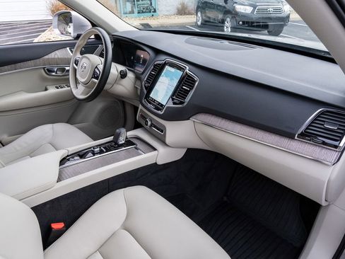 Used 2023 Volvo XC90 B6 Plus w/ Protection Package Premier image 24