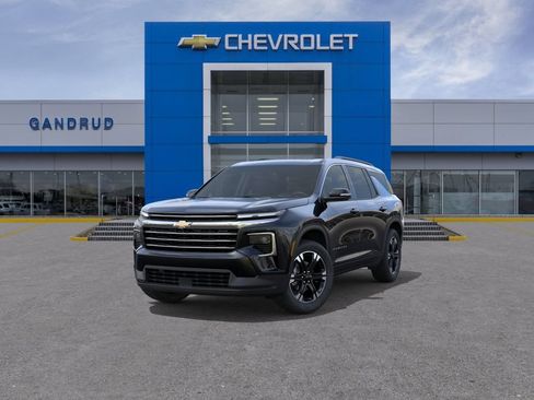 New 2027 Chevrolet Traverse LT w/ Sun and Wheel Package AWD/4WD image 8